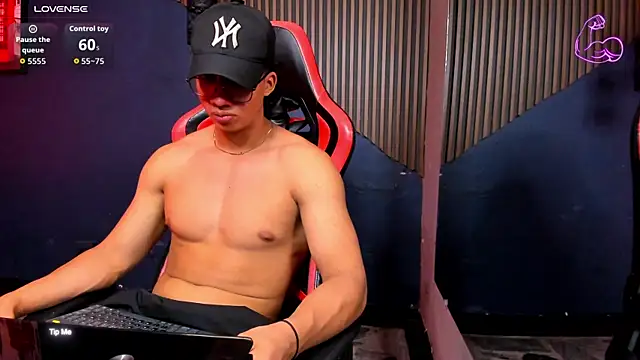 Živý XXX chat Axxel_Muscle