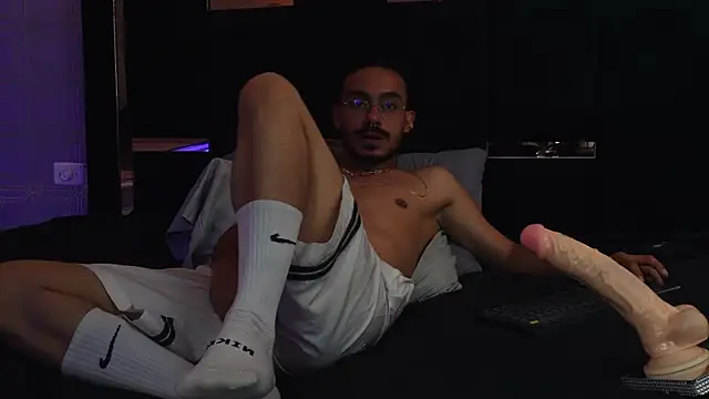 thomas_montiel's Live XXX Chat