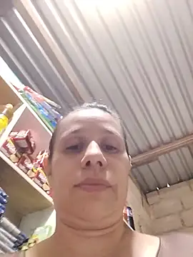 MIA-LARIOS Chat XXX in diretta