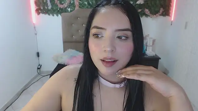 Chatroom XXX en direct de adara_cute_69