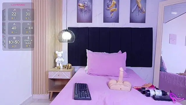 צ'אט XXX בשידור חי של cutepetitee