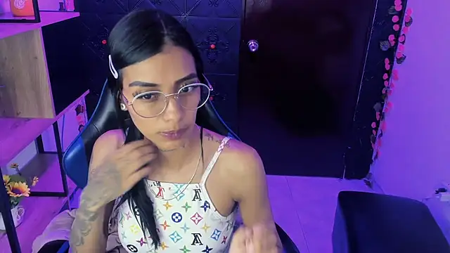 KarlaSlutSkinny__'s Live XXX Chat