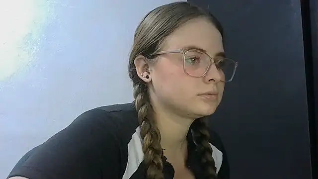 Chat +18 de HellenMiyer1111 ao vivo