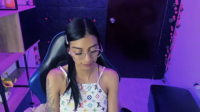 KarlaSlutSkinny__'s Live XXX Chat