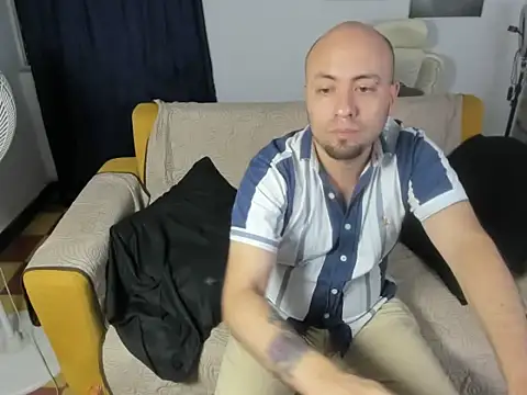 mike_lovers_'s Live XXX Chat
