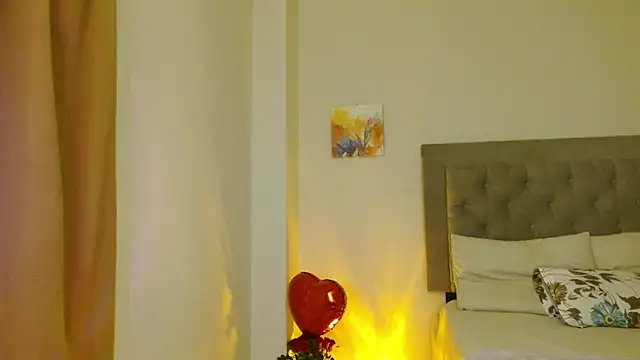 kiarablue Adlı Modelin Canlı XXX Sohbeti