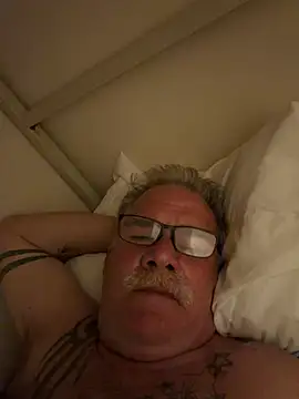 XXX chat uživo modela Caesar_Baxter