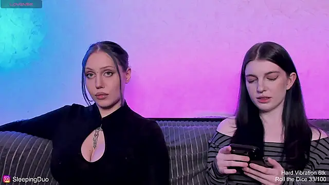 SleepingDuo Show in webcam