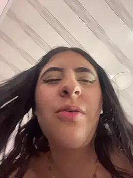 Maggiee_1 – Live XXX-chat