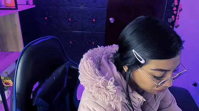 KarlaSlutSkinny__'s Live XXX Chat