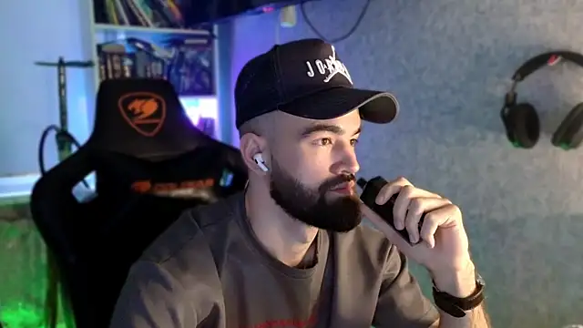 _Serious_Man Live XXX Chat
