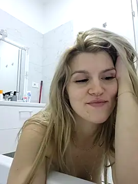 LyaExoticStar Chat XXX live