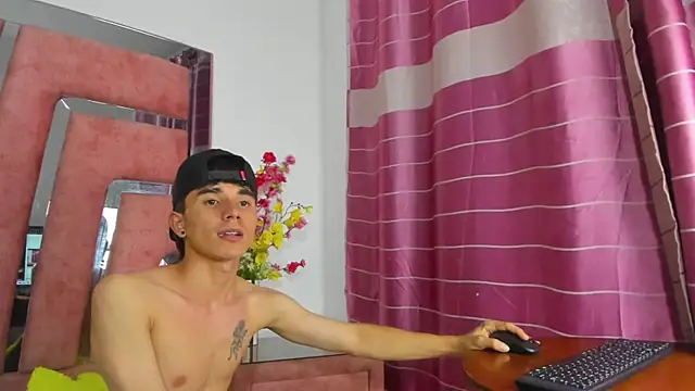 Chat +18 de MaximumSteel_ ao vivo
