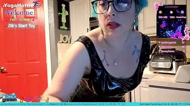 Živý XXX chat YogaHottie76