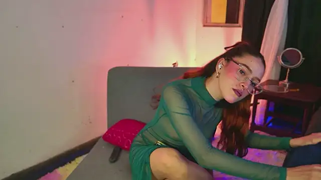 צ'אט XXX בשידור חי של Ginger-Foxy