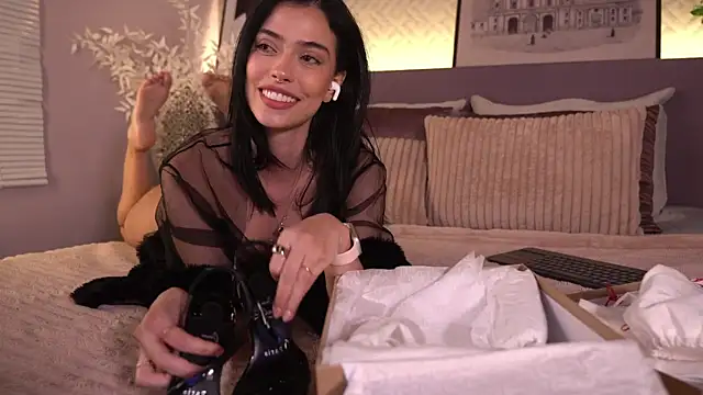 ElleDiane Chat XXX live