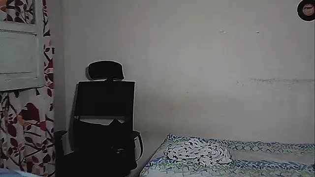 XXX chat uživo modela SunBlackCock
