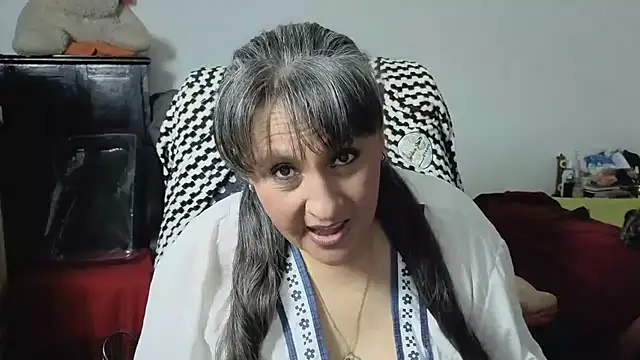 Chat XXX en directo de merlyna_goldens