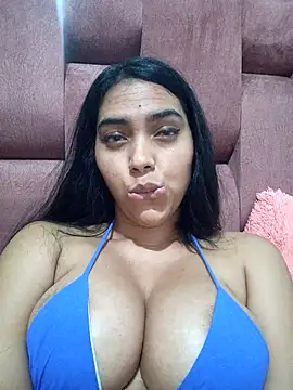 nia_sd's Live XXX Chat
