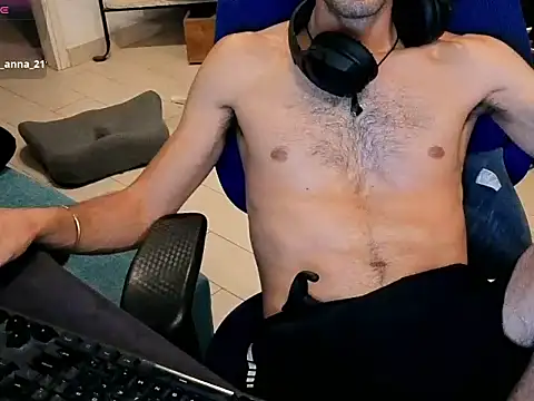 CuriousGeniee Show in webcam