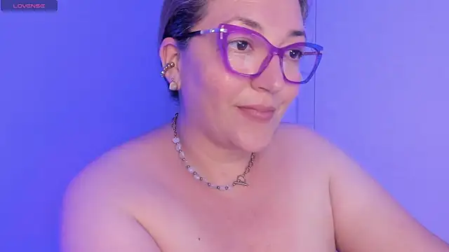 Chatroom XXX en direct de Naty_Mature_