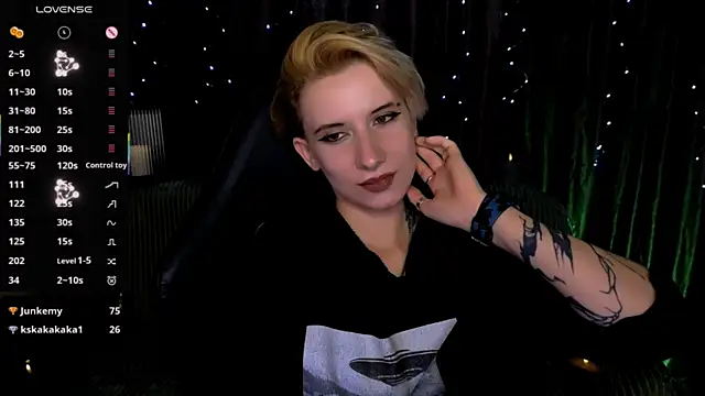 _Shadow_devil__: онлайн-секс-чат