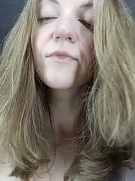 KattyLuuu Adlı Modelin Canlı XXX Sohbeti