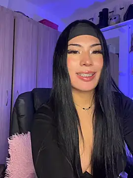 Jade-Naughty Chat XXX live