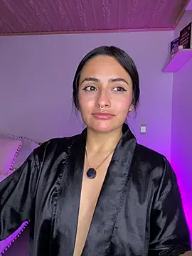 NandaVixen Chat XXX in diretta