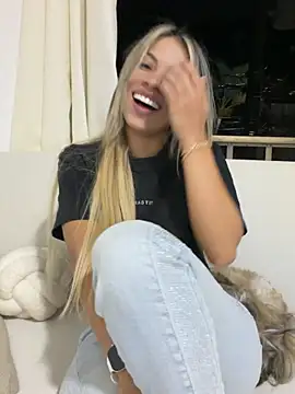 Chat XXX en directo de Mia_Rosee1