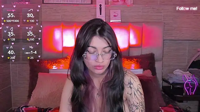Онлайн чат XXX mia_devine_