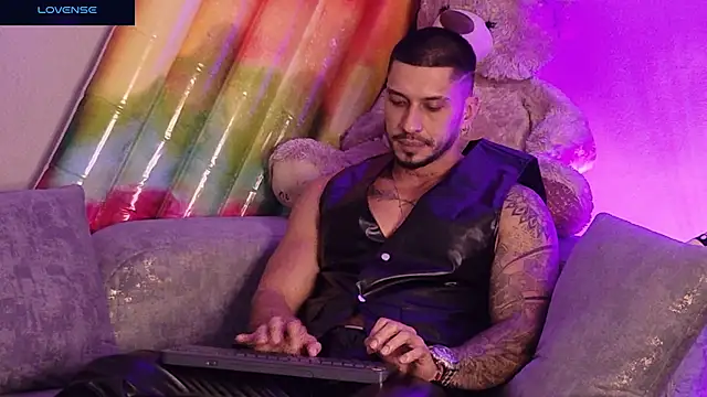 Seth_Vegaa Adlı Modelin Canlı XXX Sohbeti