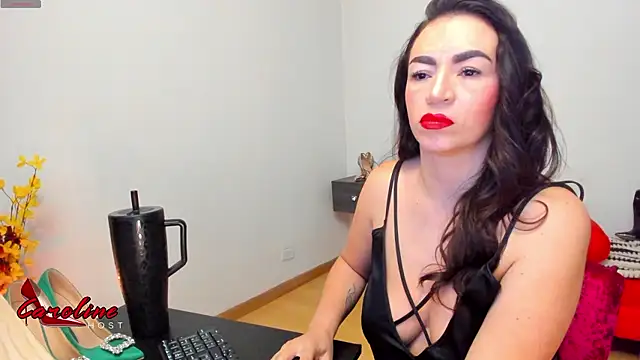 Chat XXX Live caroline_host