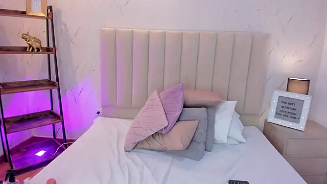 ViolettaRousee_'s Live XXX Chat