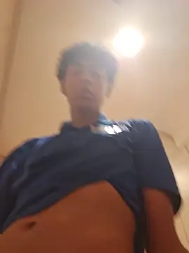 צ'אט XXX בשידור חי של LongBackGuy
