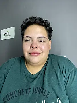 Chatroom XXX en direct de Hailey_Curvy