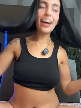 DaphneUwu Adlı Modelin Canlı XXX Sohbeti