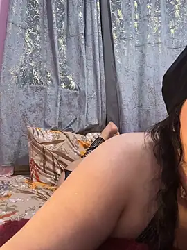 Chatroom XXX en direct de QueenRima99