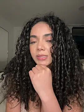 Curlyierr's Live XXX Chat