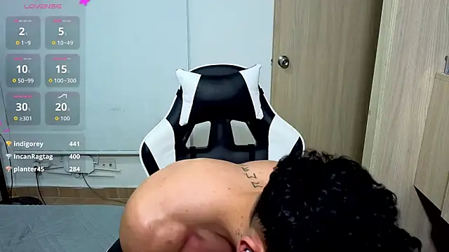 צ'אט XXX בשידור חי של Luke_Muscle