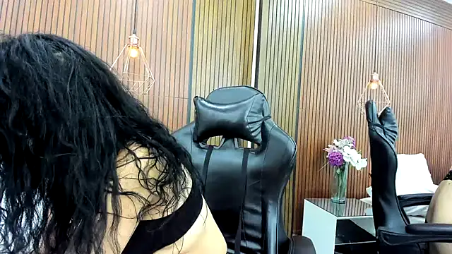 Velvet_Luxx Chat XXX in diretta