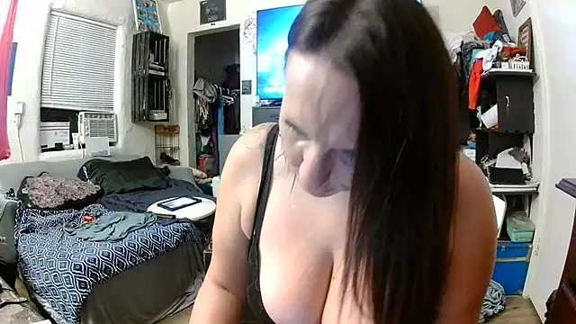Pokazy przed kamerką – BacksideBrunette