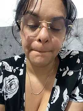 Kataliina Adlı Modelin Canlı XXX Sohbeti