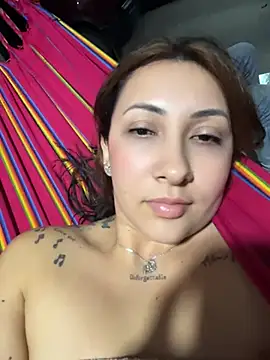 KittyObsession Adlı Modelin Canlı XXX Sohbeti