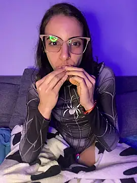 Poison_Ivy_29 Chat XXX in diretta