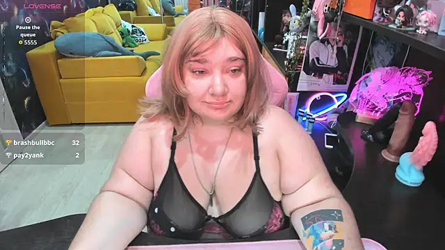 Softie_Sofy Adlı Modelin Canlı XXX Sohbeti