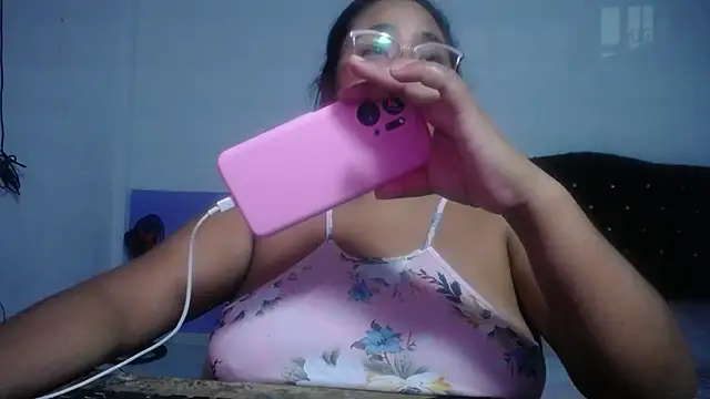 sirena_15 Adlı Modelin Canlı XXX Sohbeti
