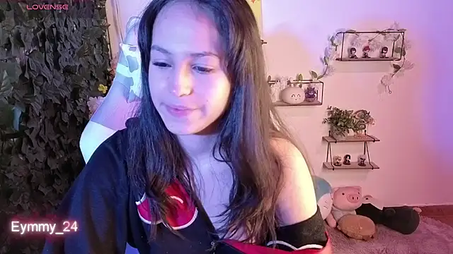 Chat XXX en directo de Eymmy_24