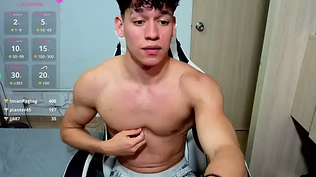 XXX chat uživo modela Luke_Muscle