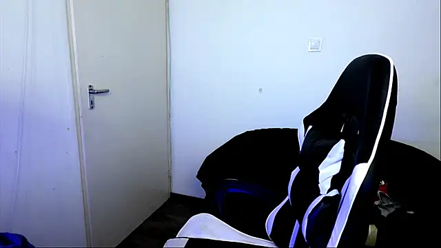 Chat XXX en directo de ShyHotNerd